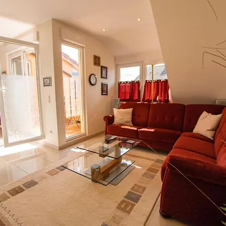 Rooftop 85qm - Burgblick - Nahe Heidelberg - Loggia - Buero - Klima *