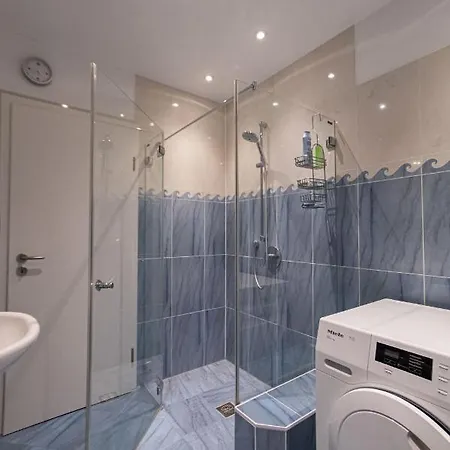 Апартаменты Rooftop 85qm - Burgblick - Nahe Heidelberg - Loggia - Buero - Klima *