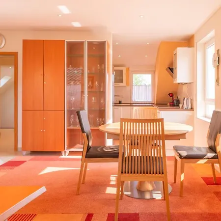 Апартаменты Rooftop 85qm - Burgblick - Nahe Heidelberg - Loggia - Buero - Klima