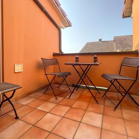 Rooftop 85qm - Burgblick - Nahe Heidelberg - Loggia - Buero - Klima 아파트 슈리스하임
